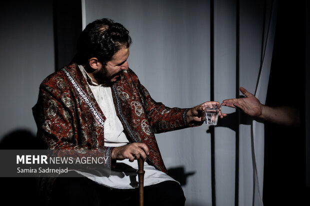 نمایش «بستور سپهسالار کوچک»