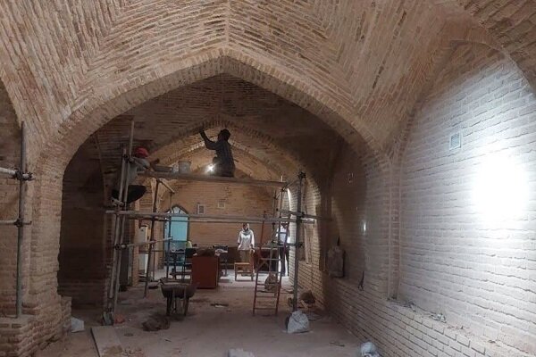 آغاز مرحله جدید مرمت کاروانسرای تاریخی محمدآباد در بویین‌زهرا