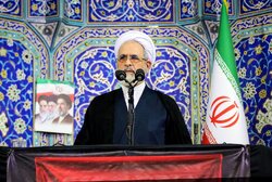 امام جمعه قم: ملت ایران در برابر منطق زور و استکبار ایستاده است