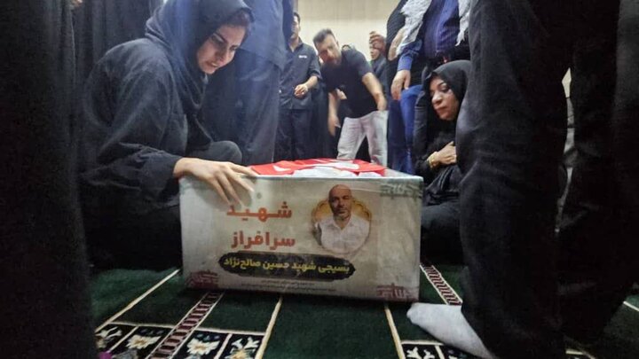 استقبال باشکوه شهروندان دیر از پیکر سه شهید حملات اخیر دشمن
