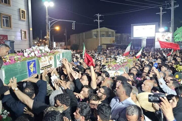 آخرین ملاقات پدر و پسر؛ یکی جانباز و یکی شهید