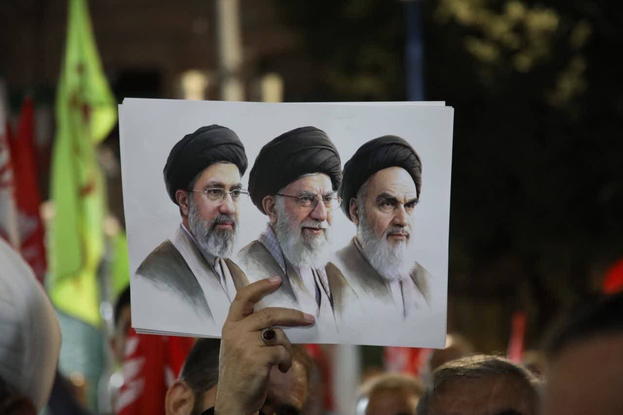 نمایش اتحاد و اقتدار سلماسی‌ها در اجتماع شبانه
