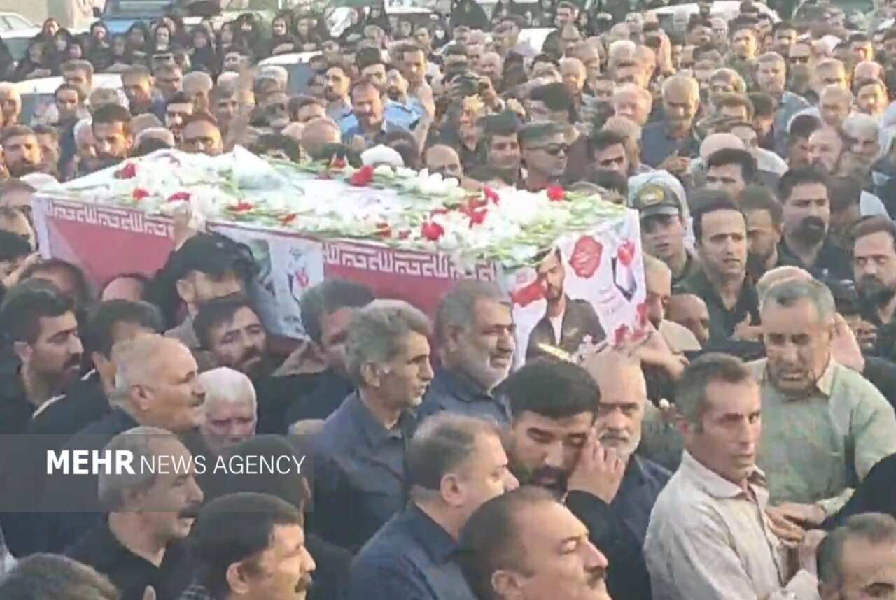 گزارش تحلیلی: تشییع پیکر خلبان شهید مجتبی حسینوند باقری در دزفول | مهر - کد 1509