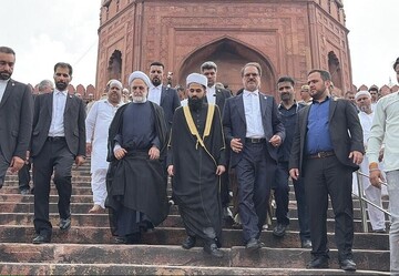 دہلی کی تاریخی جامع مسجد میں ایرانی عدلیہ کے سربراہ کی نماز جمعہ میں شرکت