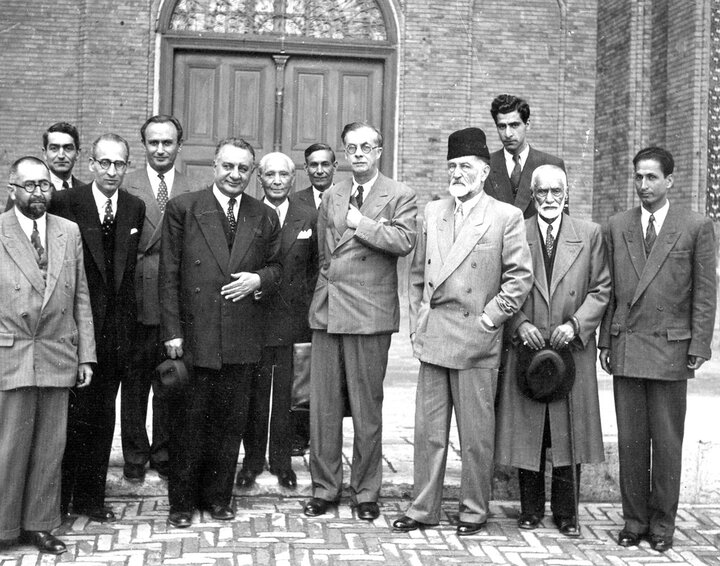 شاهین بلندپروازِ آسمانِ فرهنگ؛ فروزانفر، اجتهاد و شکوهآفرینی ادبی