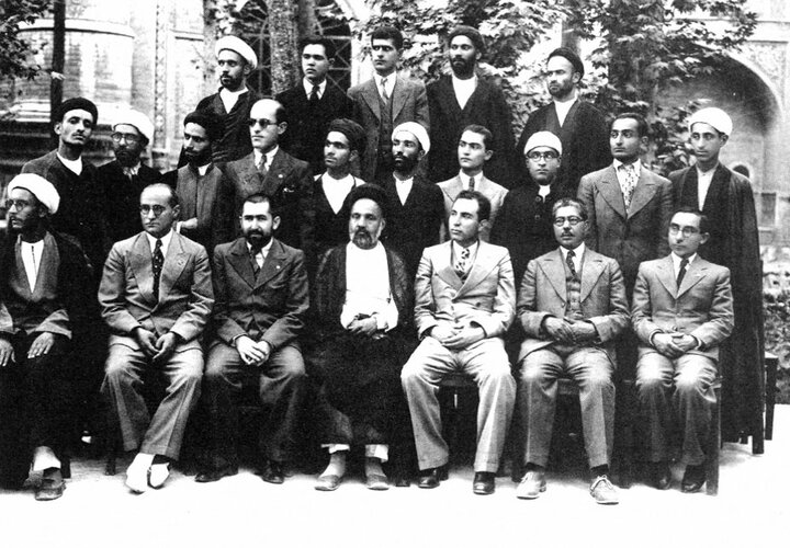 &nbsp;تأملاتی در اجتهاد علمی و طنز نجیب بدیع‌الزمان فروزانفر
