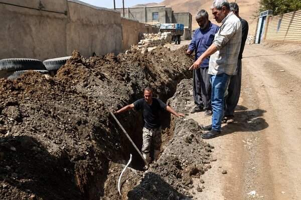 اصلاح شبکه توزیع آب روستای «بوجین» اسدآباد؛ انشعاب غیرمجاز شناسایی شد
