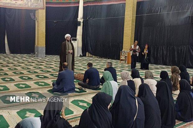 ۴۰ دختر دانشجوی سیستان و بلوچستان مهمان امام رضا(ع) شدند