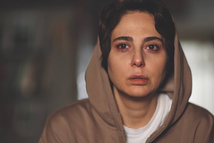 عکس رعنا آزادی‌ور در فیلم «فیل» منتشر شد