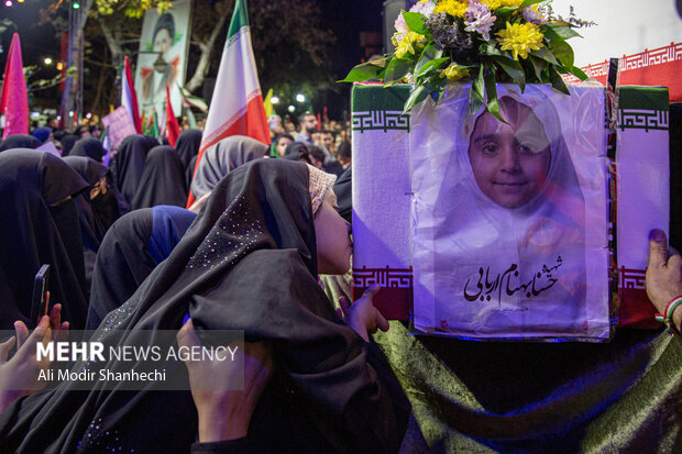 وداع با پیکر شهدای سنگر خیابان در مشهد
