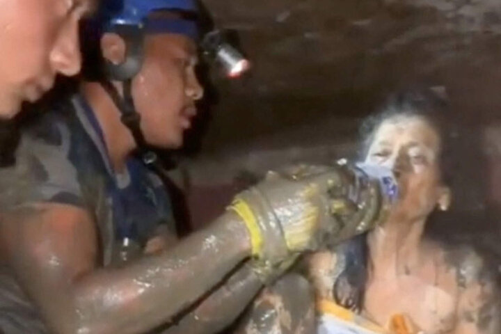 VIDEO: An old woman found alive in Nepal flood after 10 days