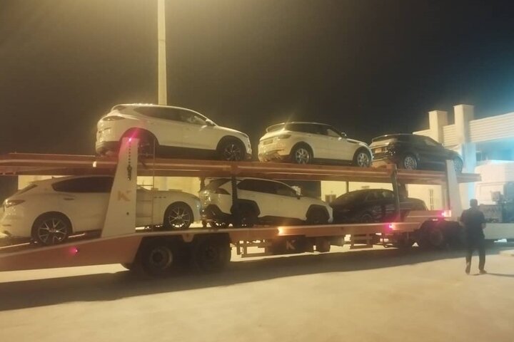 تداوم فعالیت‌های تجاری بندر دیر؛ آغاز ورود خودرو از قطر