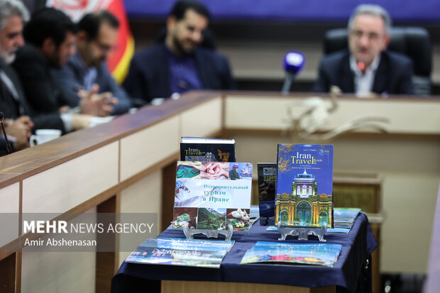 آیین رونمایی از ۱۵هزار اقلام گردشگری خارجی برای ۵۰ کشور