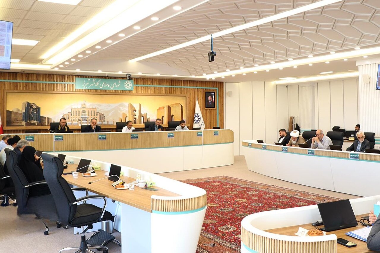 بافت تاریخی تبریز در دوراهی حفاظت و زندگی؛ دستگاه‌ها تعیین تکلیف شوند
