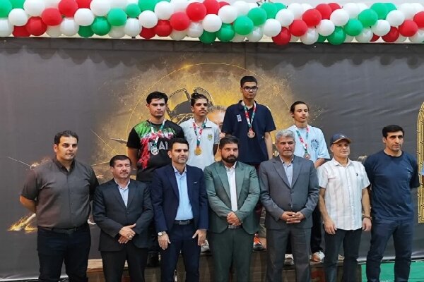 کسب مدال نقره شمشیرباز خراسان جنوبی در مسابقات نونهالان قهرمانی کشور