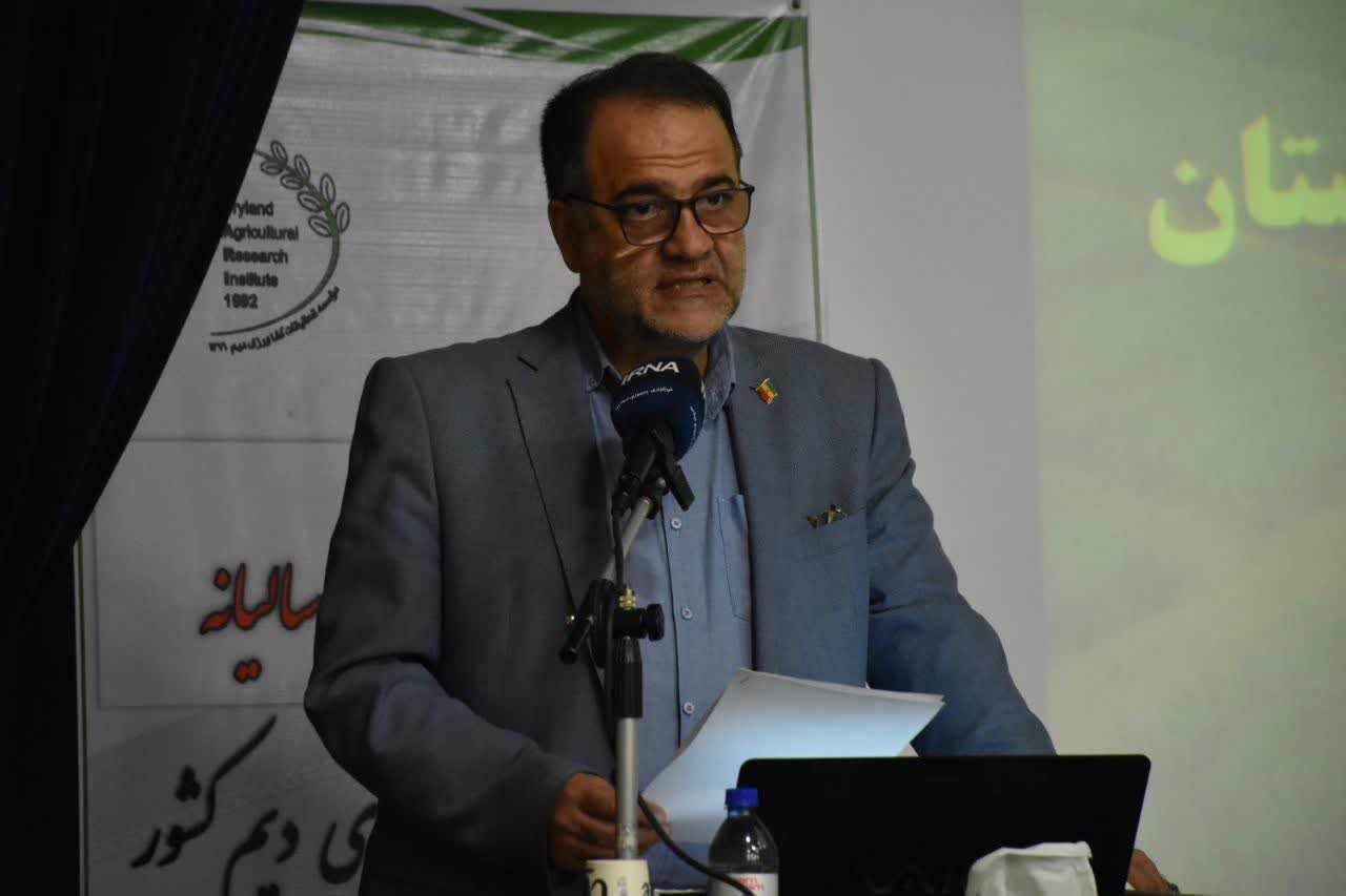 بررسی چالش‌ها: امیری‌راد: کشاورزی کشور باید در برابر خشکسالی و بحران‌ها تاب‌آور شود | مهر - کد 8d64