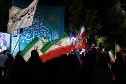 شب متفاوت دلند با حضور پرشور مردم در تجمع شبانه