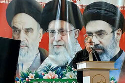 دشمن به دنبال کاهش آستانه مقاومت مردم است