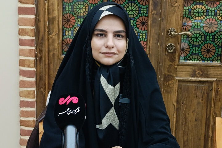 اگر آقای شهید ایران روبهرویتان بود، چه شعری برایشان میخواندید؟