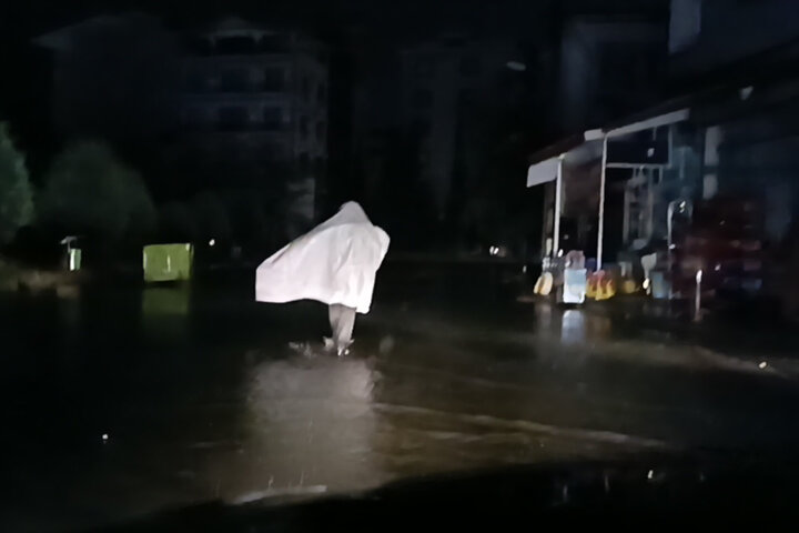 بارش شدید باران و آبگرفتگی معابر در آستارا