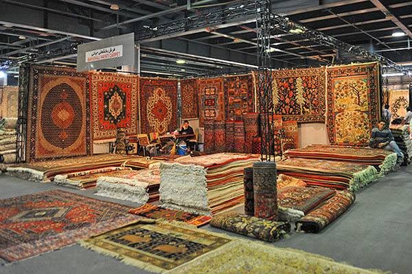 برپایی نمایشگاه دست‌بافته‌های اصیل در «مینی‌ورلد» ملایر