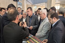 معاون علمی رئیس‌جمهور از نمایشگاه محصولات دانش‌بنیان بجنورد بازدید کرد