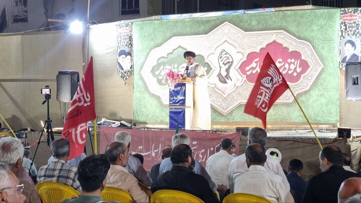 امام جمعه گناوه:دشمن با جنگ ترکیبی انسجام و حضور مردم را هدف گرفته است