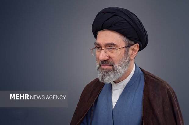 زندگینامه آیتالله سید مجتبی خامنهای؛ از جبهه تا اجتهاد و رهبری زندگینامه آیتالله سید مجتبی خامنهای؛ از جبهه تا اجتهاد و رهبری