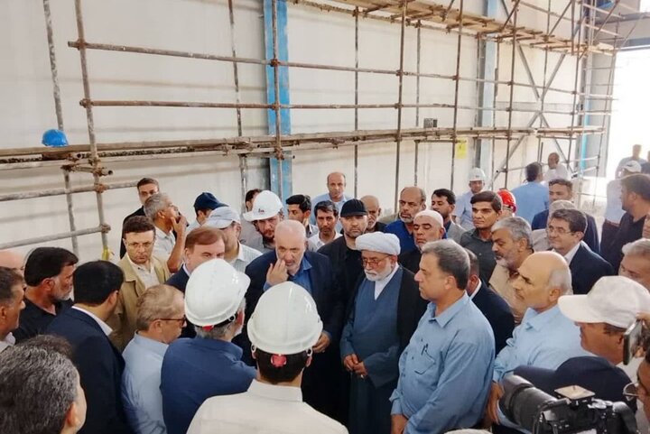 بازدید وزیر نیرو از آب‌شیرین‌کن دیر؛ پیشرفت پروژه به ۵۰ درصد رسید