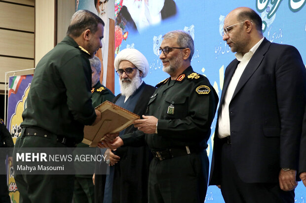 تودیع و معارفه فرمانده جدید انتظامی شرق استان تهران