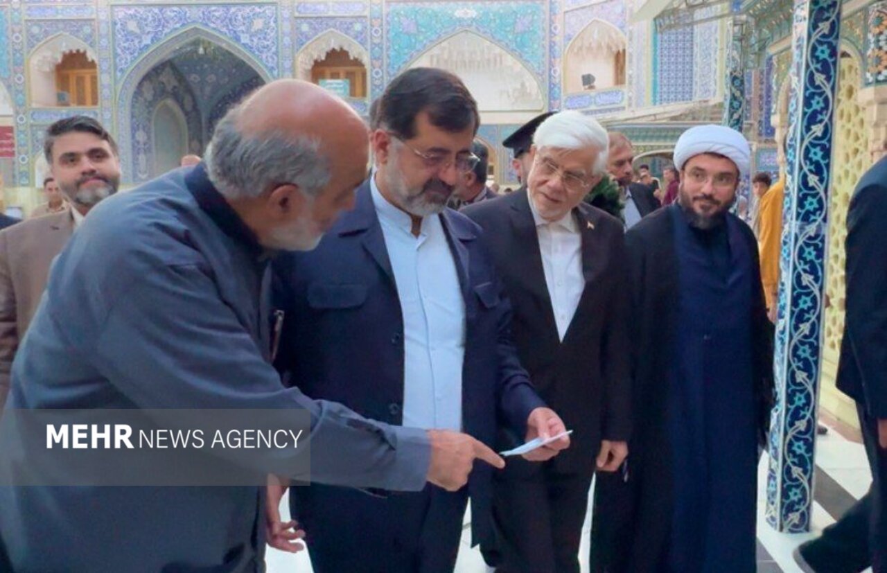 معاون اول رئیس‌جمهور در مسجد مقدس جمکران حضور یافت