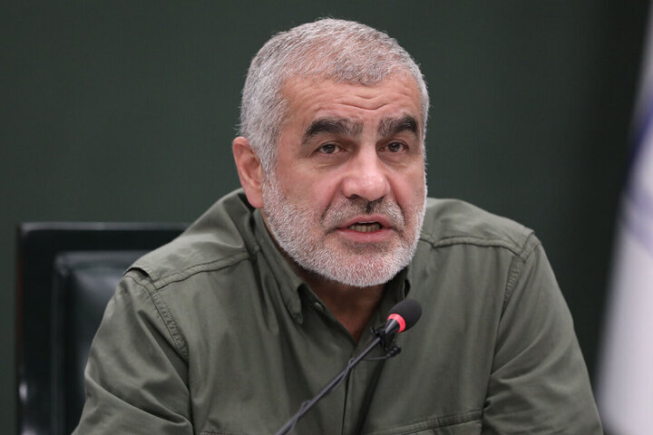 نیکزاد: بهتر است آمریکا زودتر منطقه را ترک کند