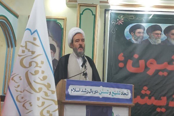 بررسی جامع: امام جمعه بیجار: وحدت مهم‌ترین معروف و تفرقه مصداق بارز منکر است | مهر - کد 530a