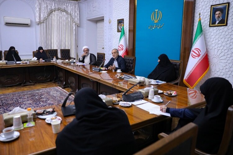 گزارش تحلیلی: پزشکیان: دولت وحدت و انسجام را در صدر برنامه‌های خود قرار داده است | مهر - کد a940