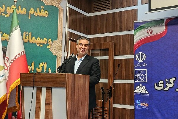 بررسی جامع: زندیه وکیلی: صنایع‌دستی مرکزی نیازمند بازار فروش مستمر است | مهر - کد c595