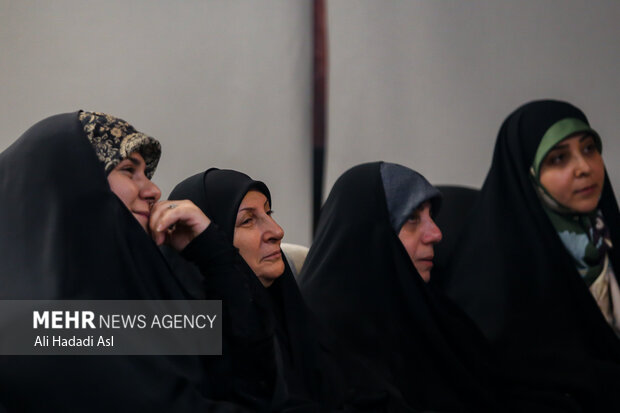 مراسم رونمایی از کتاب «سخت ولی شیرین»