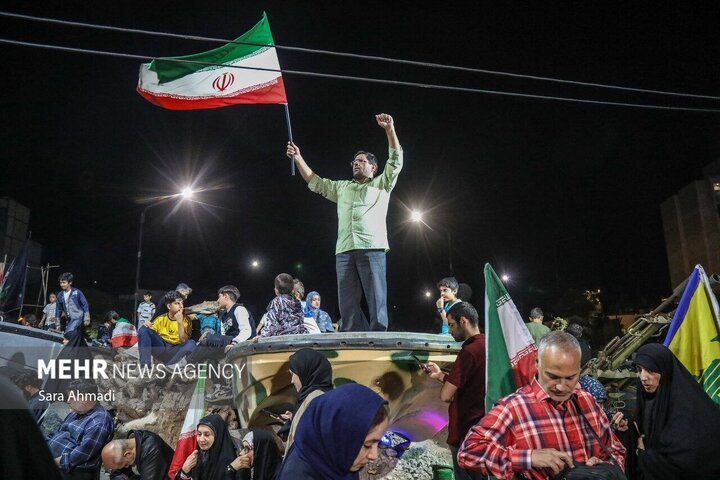 مشهد در شب ۱۹۳ همچنان پای کار مقاومت و ایستاده در خیابان