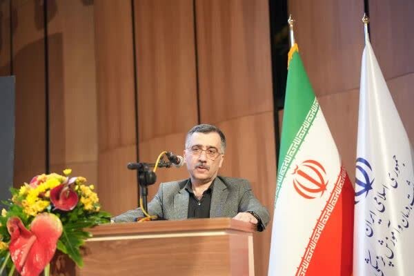 تداوم فعالیت‌های پژوهشی دانشجویان نشان‌دهنده اقتدار علمی کشور است