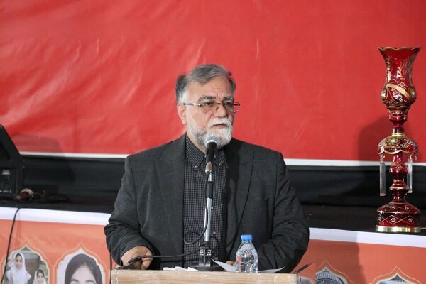دانش‌آموزان نباید به واسطه سختی روزگار از تحصیل و آموزش دور بمانند
