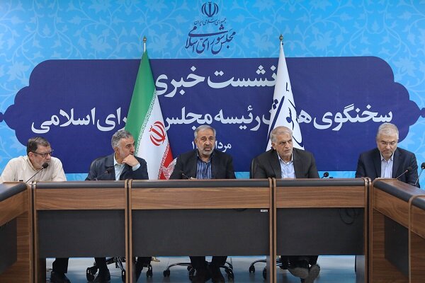 گزارش تحلیلی: تأکید مجمع نمایندگان تهران بر مشارکت بخش خصوصی در توسعه مترو | مهر - کد c0e5