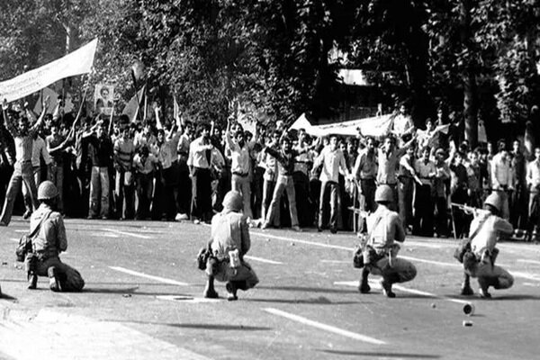 تحلیل: وقتی مسجدها به شبکه اجتماعی انقلاب تبدیل شدند | مهر - کد 3322
