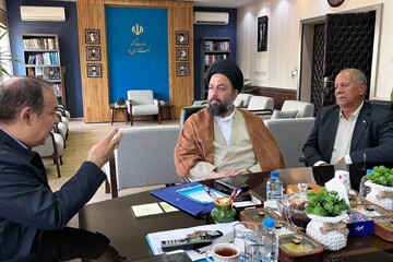 تأکید بر توسعه زیرساخت‌های اداری در شهرستان زارچ