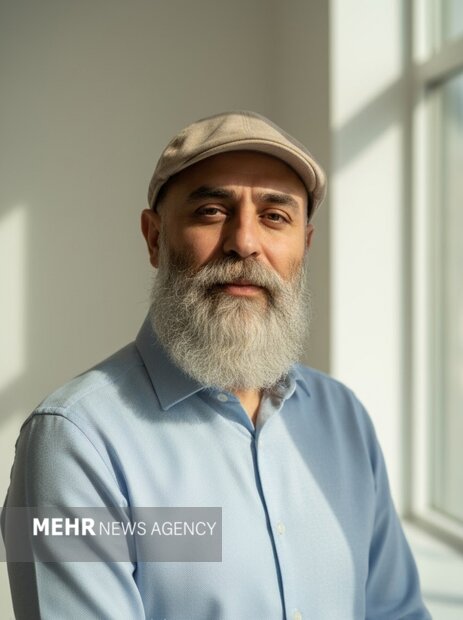 «عبادیانی» مردی که روی صحنه تئاتر، روایت دیگری از باورهایش ساخت