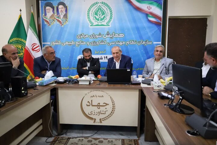 شفیعی: آذربایجان شرقی ۲۰۰ هکتار گلخانه صادرات‌محور دارد
