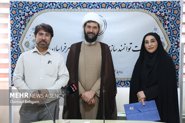 تجلیل از خبرنگاران خبرگزاری مهر در خراسان رضوی