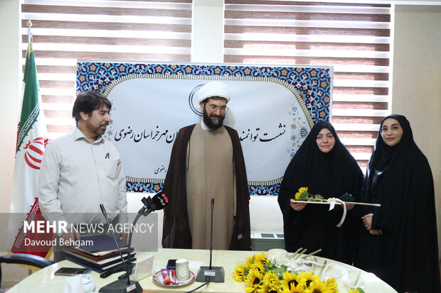 تجلیل از خبرنگاران خبرگزاری مهر در خراسان رضوی