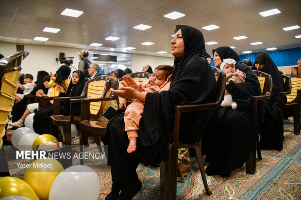 جشن تولد فرزندان شهدای جنگ اخیر در آستان مسجد جمکران