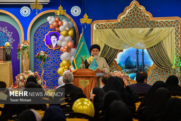 جشن تولد فرزندان شهدای جنگ اخیر در آستان مسجد جمکران