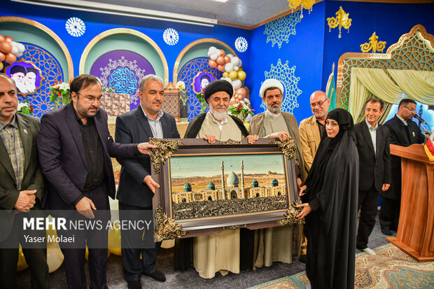 جشن تولد فرزندان شهدای جنگ اخیر در آستان مسجد جمکران