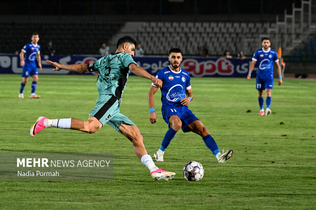 لیگ برتر فوتبال - استقلال و پیکان